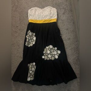 Woman’s Floreat Black Maxi Skirt with White Floral Accents size 6